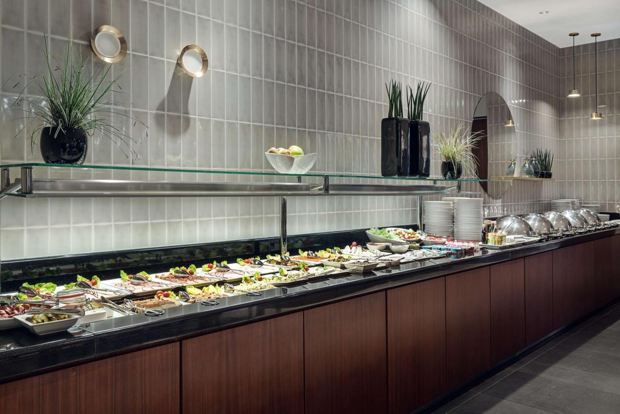 Hilton Hotelli 5*